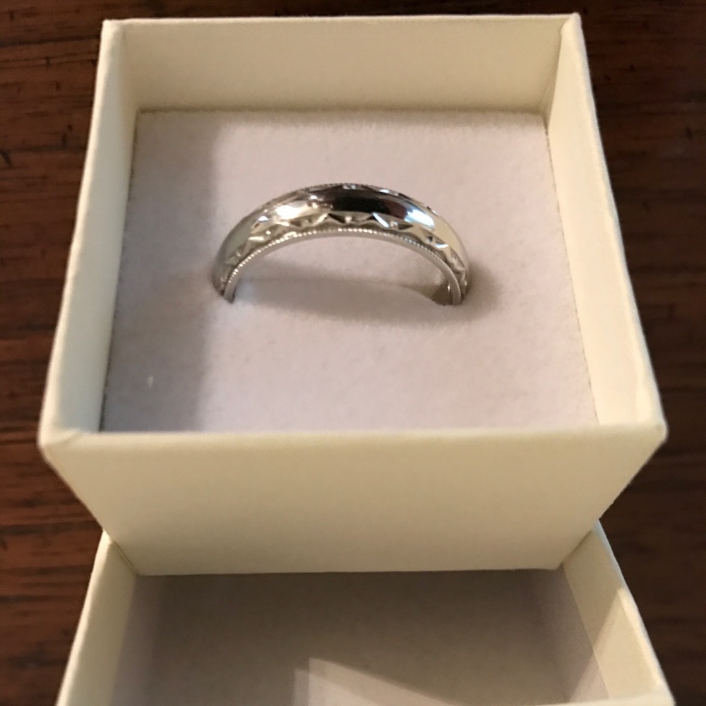 CUSTOM SOLID PLATINUM COMFORT FIT WEDDING BAND